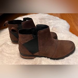 Sorel Emelie Chelsea Boots size 8.5 women’s